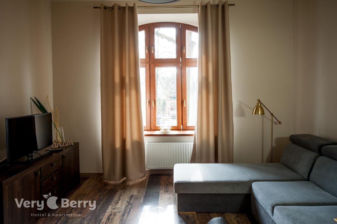 Przestronny Apartament Very Berry W Poznaniu Z Dwiema Sypialniami By Noclegi Renters Kültér fotó